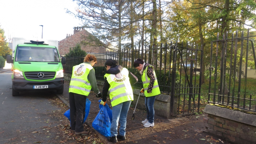 Litter picking by York St John University & Forge Recycling