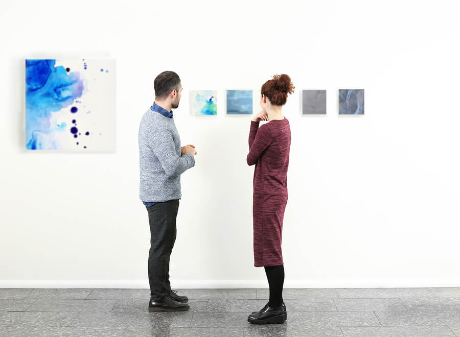couple on date in art gallery